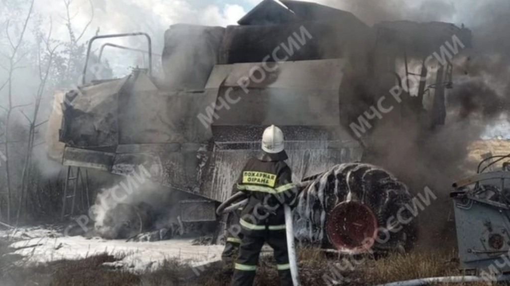 В Мглинском районе Брянской области сгорел комбайн  
