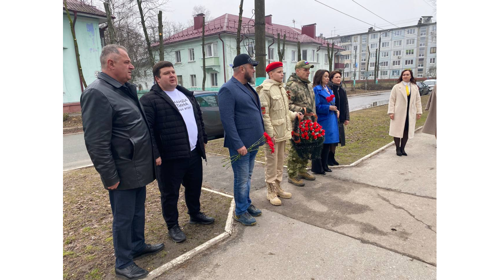 Андрей Фроленков дал мастер-класс по обращению с оружием сельцовским юнармейцам