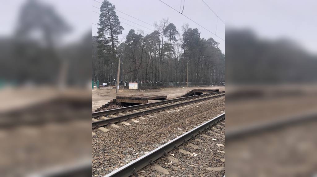 В брянском посёлке Радица-Крыловка продолжается подготовка к весеннему половодью