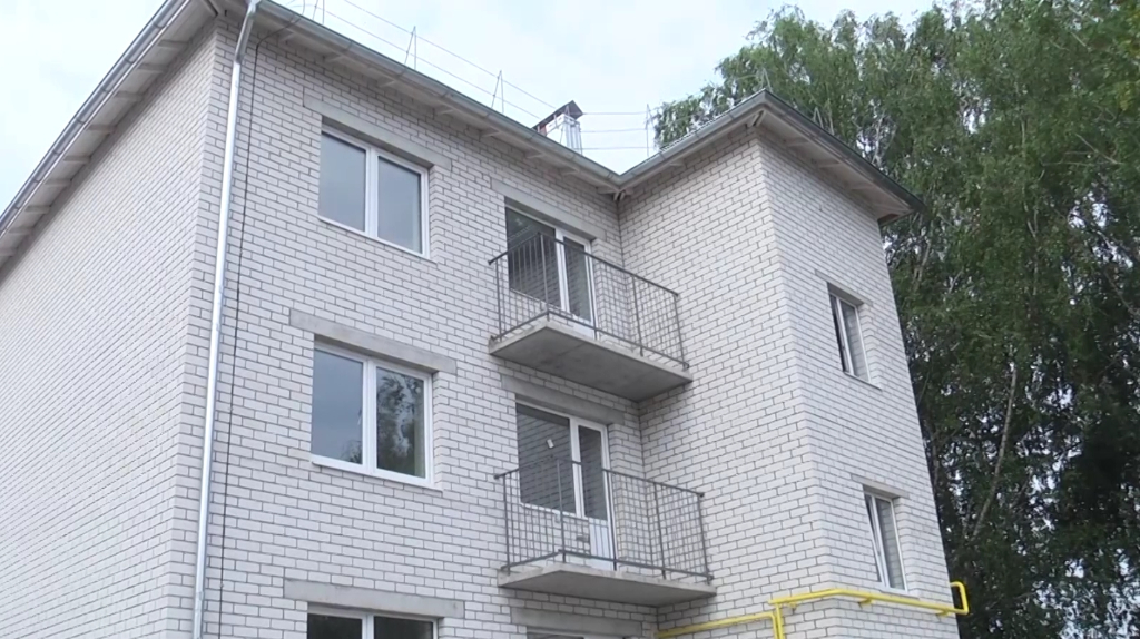 В Стародубе завершается  строительство пяти трехэтажек для детей-сирот