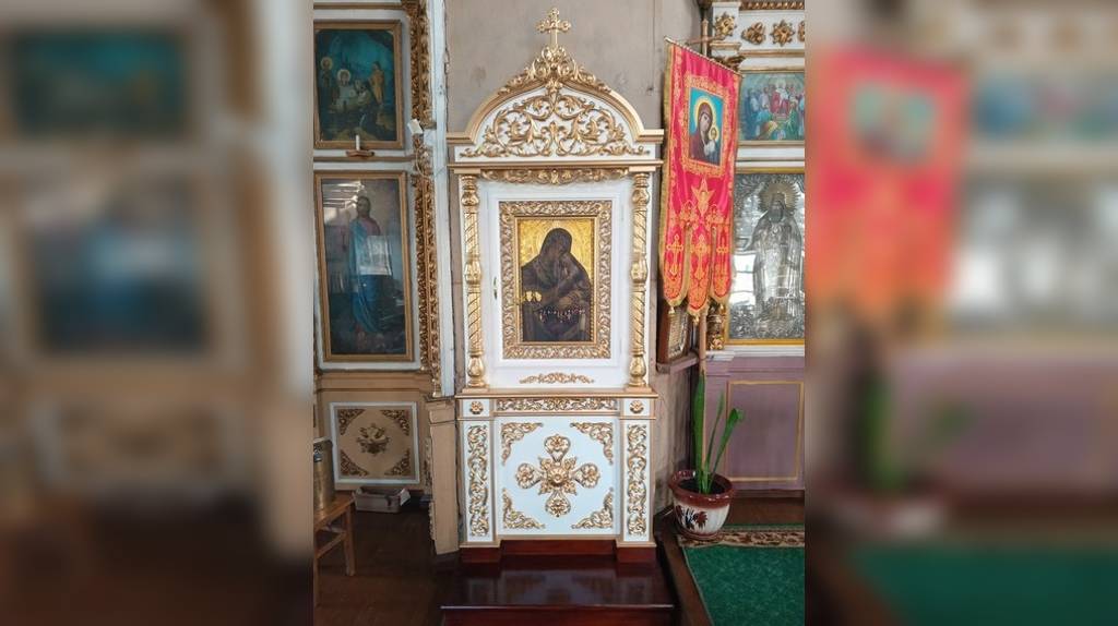В Трубчевском районе Челнская чудотворная икона обрела новый киот