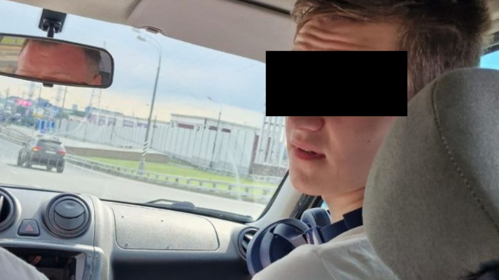В Брянске задержали курьера мошенников, которые запугали женщину на миллион рублей
