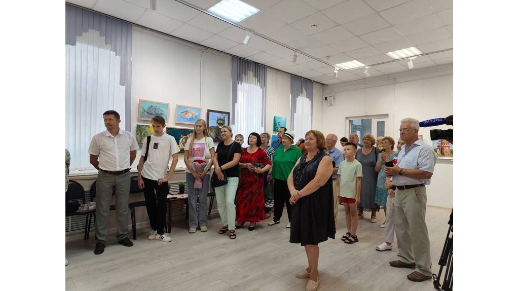 В Брянске открылась выставка Татьяны Кон «Палитра красок земных»