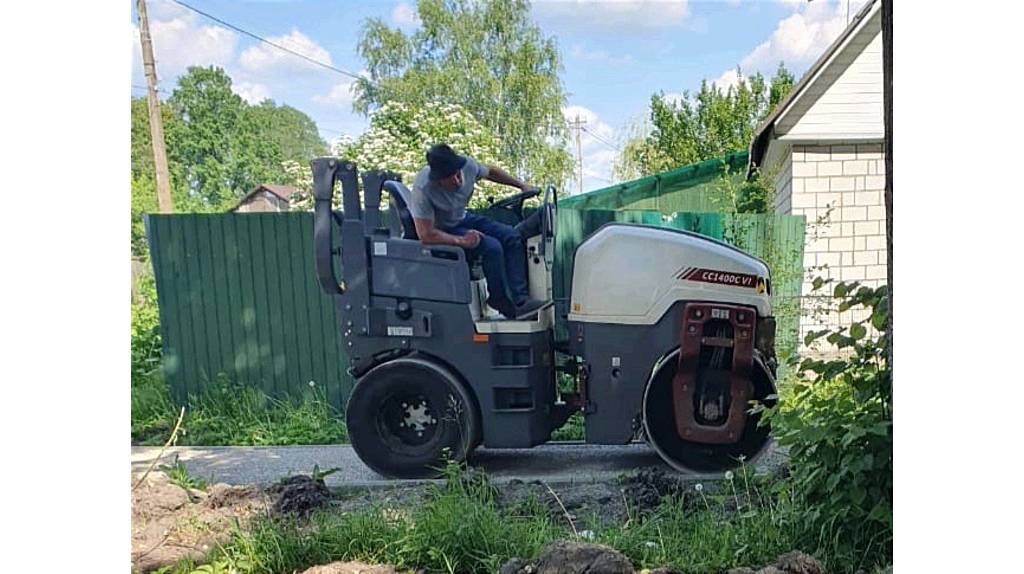 В Белых Берегах на улице Вокзальной появился новый тротуар