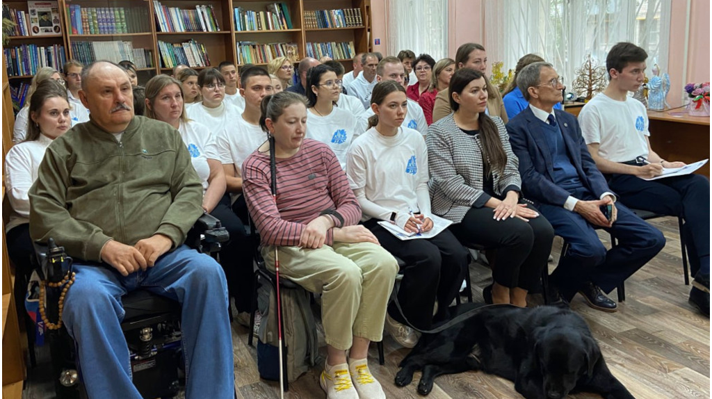 В Брянске член ЦИК Николай Левичев встретился с волонтерами
