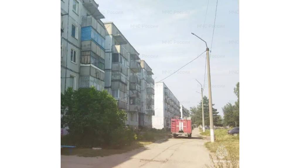 В Сеще во время пожара из пятиэтажки спасли троих жильцов и 18 эвакуировали