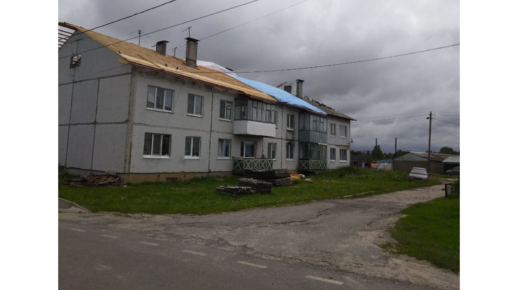В Выгоничском районе продолжается ремонт кровель многоквартирных домов