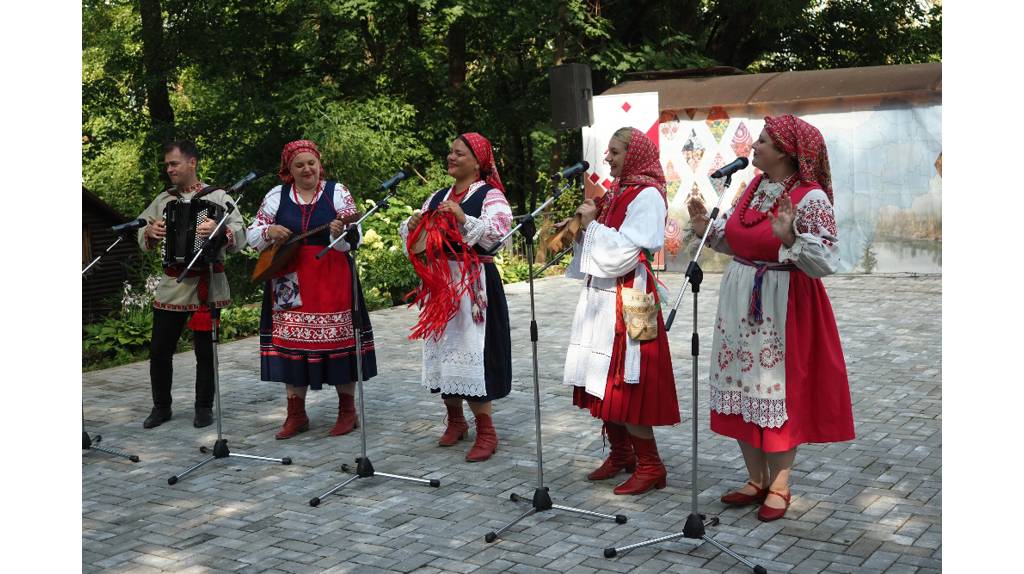 Брянский ансамбль «Макоша» принял участие в фестивале «Неделя русских традиций»
