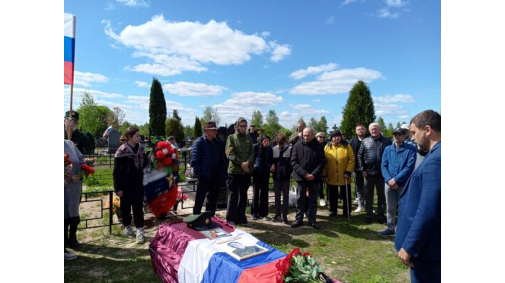 В Навле простились с погибшими в зоне СВО Владимиром Богатиковым и Сергеем Нырковым