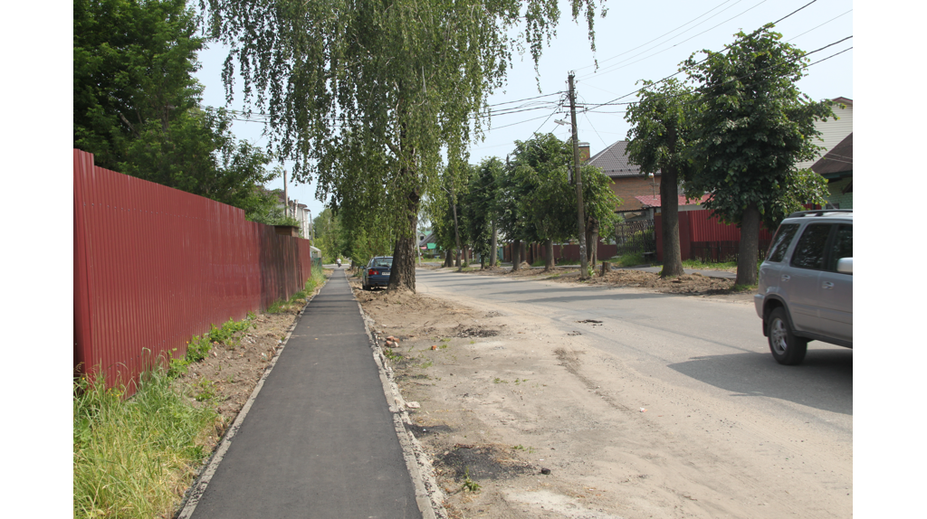 В Брянске по улице Карла Либкнехта построили тротуары