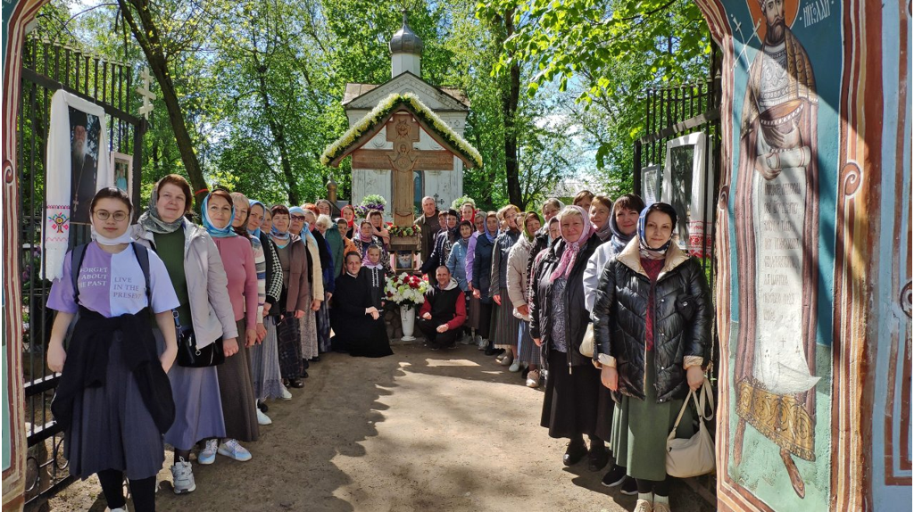 Брянские паломники посетили святыни Псковской митрополии