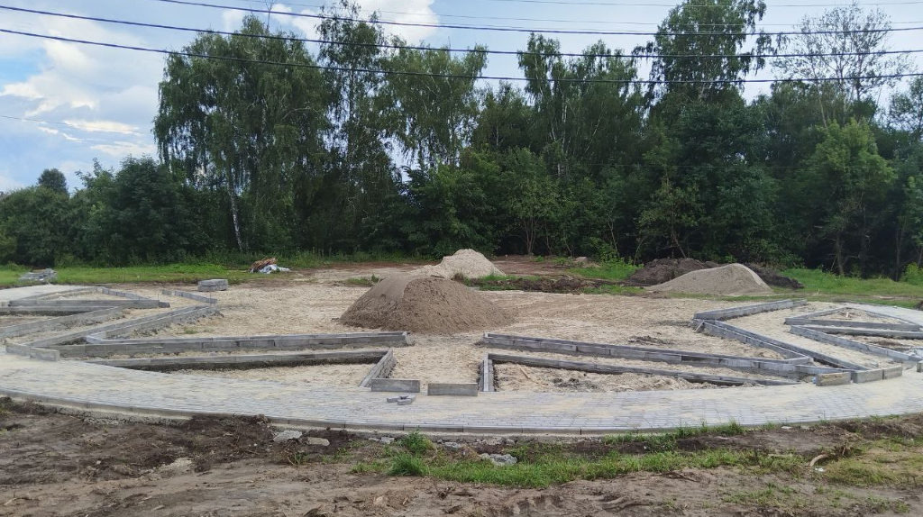 В брянском поселке Выгоничи продолжается создание парка Победы