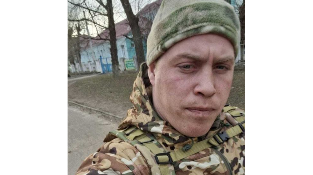 В Комаричах простились с погибшим в зоне СВО Евгением Сафроновым