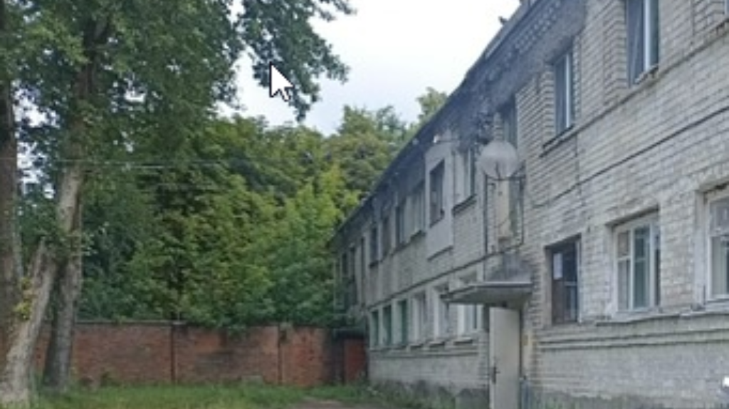 Суд обязал расселить аварийный дом по улице Луначарского в Фокино до 1 июня 2026 года
