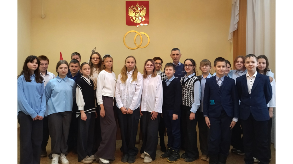 День защиты детей унечские школьники отметили в ЗАГСе