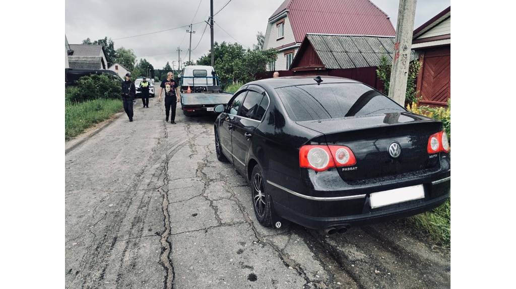В Новозыбкове в День России от управления отстранили пьяного водителя Volkswagen