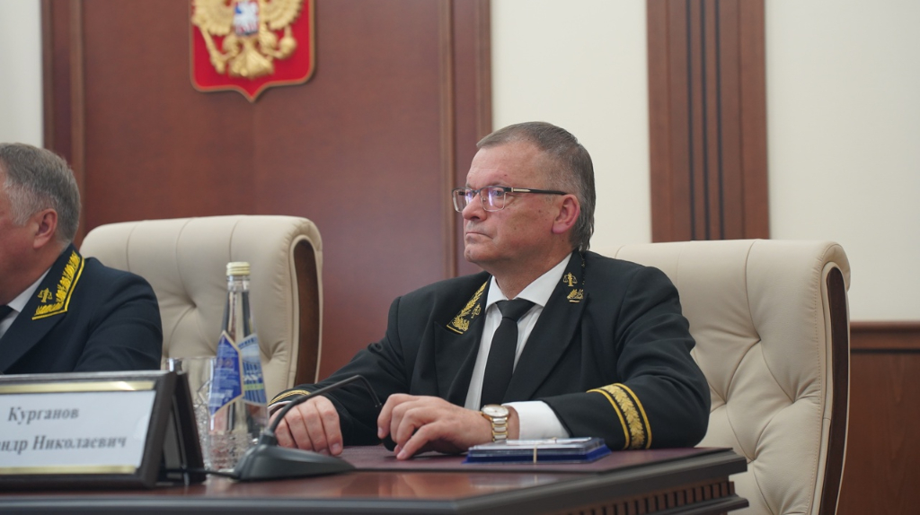 Председателя Брянского облсуда наградили ведомственной медалью