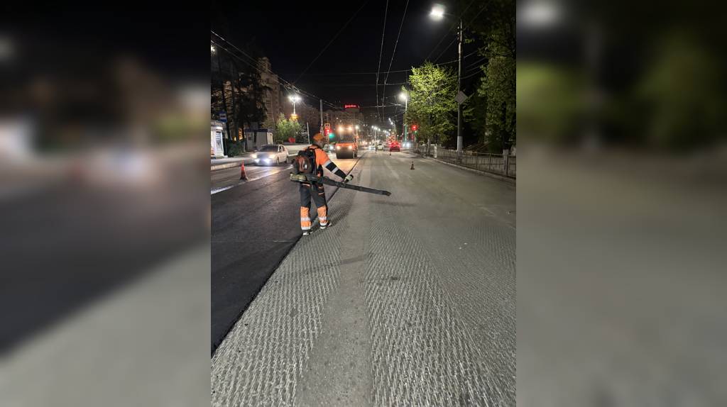 В Брянске ремонтируют дорогу к площади Партизан