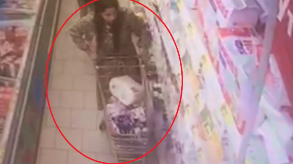 В Брянске 18-летняя девушка обокрала магазин на 12 тысяч рублей