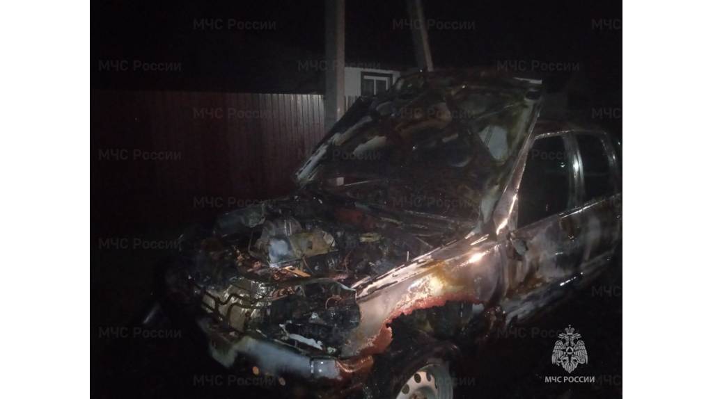 В Комаричском районе Брянской области сгорел легковой автомобиль