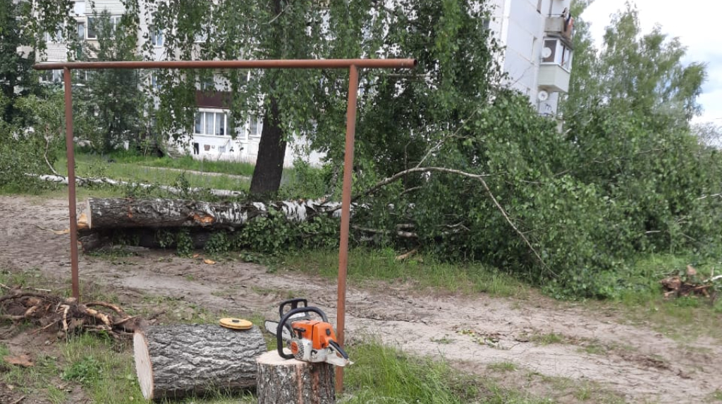 В брянском поселке Чемерна по нацпроекту благоустраивают двор по переулку Молодежному