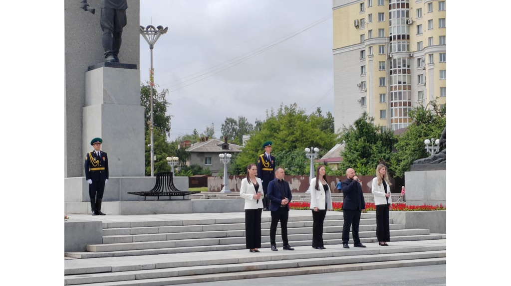 Брянск замер со всей страной в память о жертвах Великой Отечественной войны