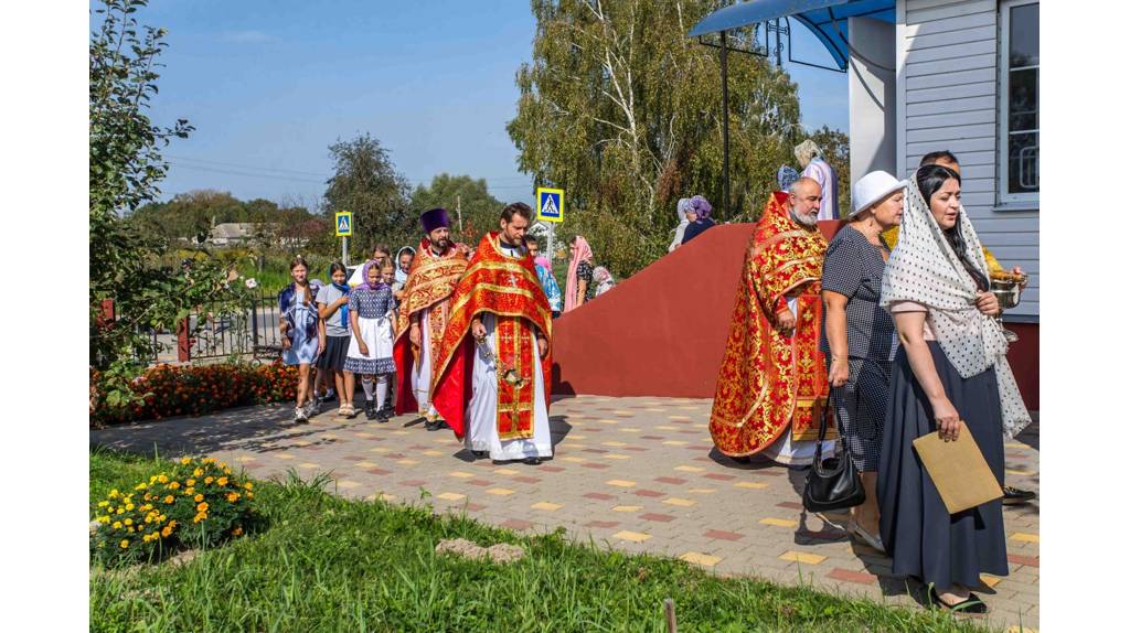 Храм во имя Флора и Лавра брянского села Слободище отметил престольное торжество