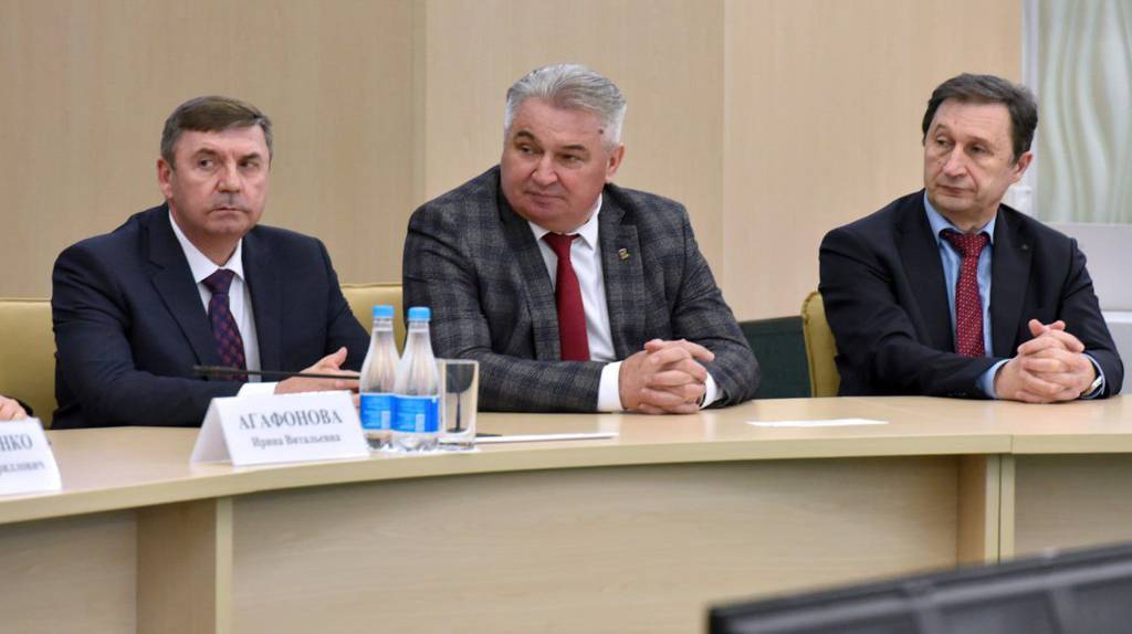 Брянский губернатор поздравил работников ЖКХ с профессиональным праздником