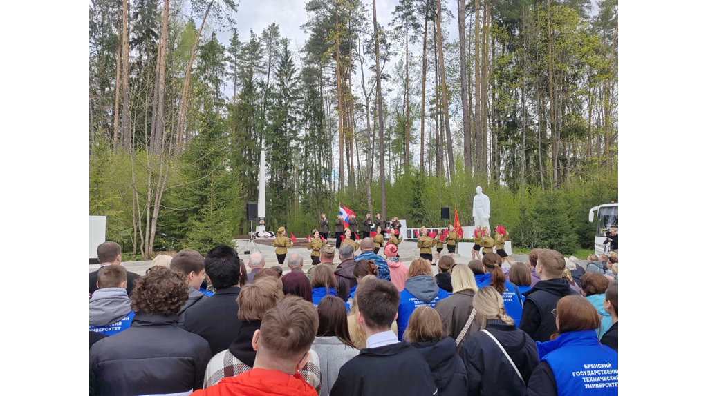 На партизанской стоянке Виноградова под Брянском прошел митинг