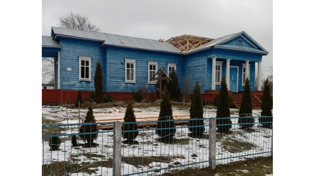 В брянском селе Добродеевка всем миром восстанавливают церковь