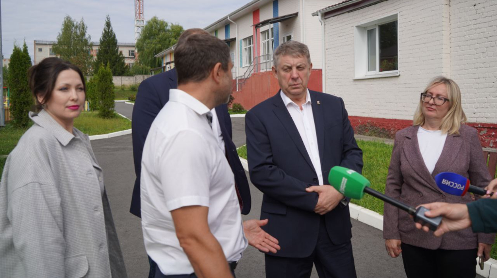 Брянский губернатор посетил с рабочей поездкой Навлю