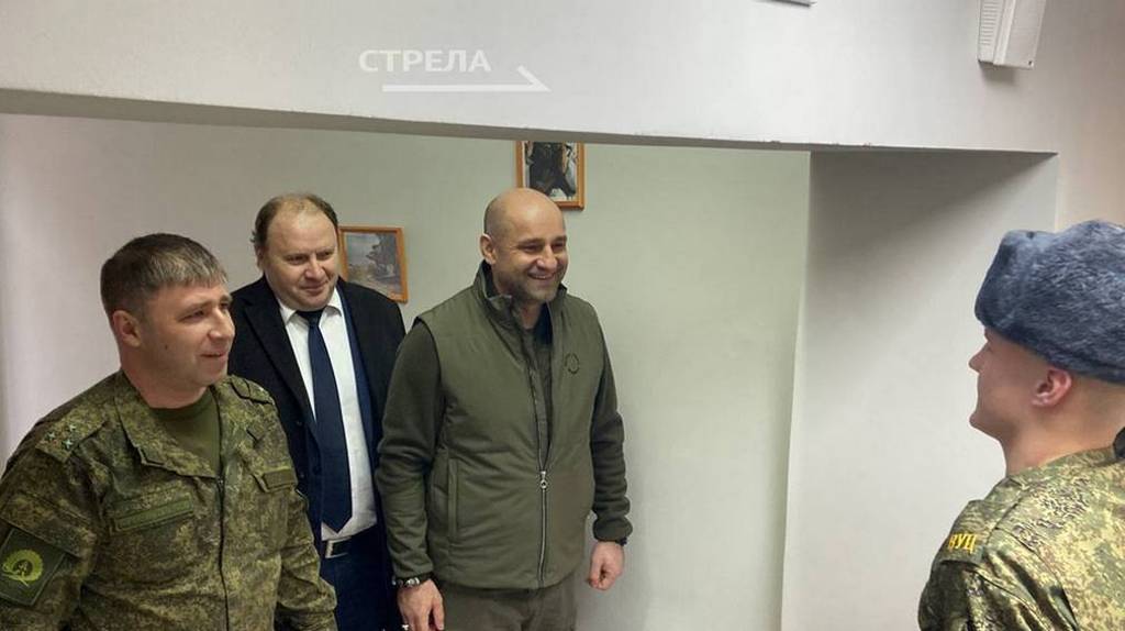 Председатель Народного Совета ДНР Артём Жога посетил военный учебный центр в Брянске