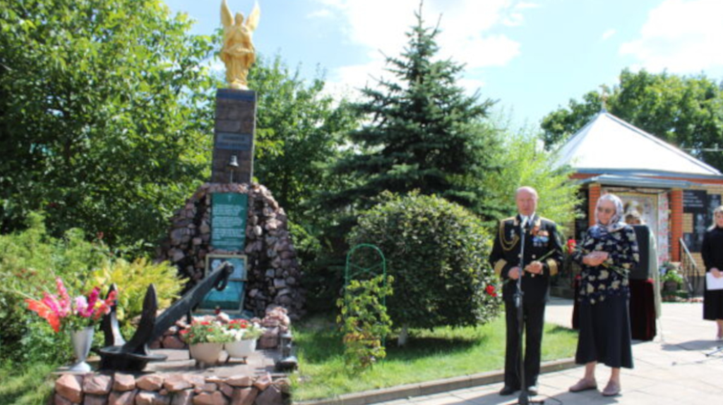 На Брянщине почтили память погибшего на подлодке «Курск» Виталия Солорева