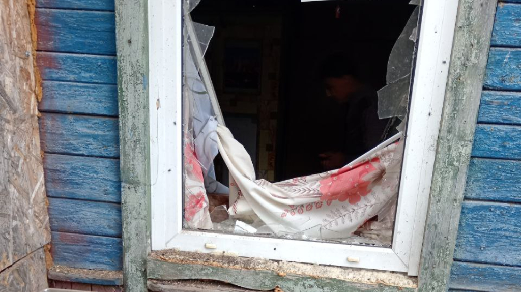 ВСУ атаковали дроном-убийцей «Баба-яга» дом многодетной семьи в брянском селе
