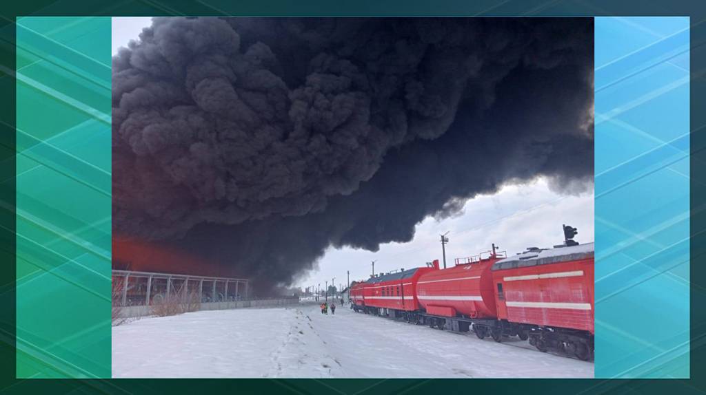 Брянских пожарных наградили за тушение пожара на нефтебазе в Клинцах
