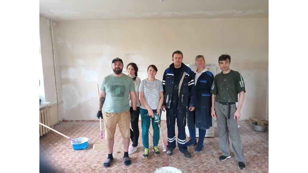 Брянские православные волонтеры помогли с ремонтом в Дятьковском доме-интернате