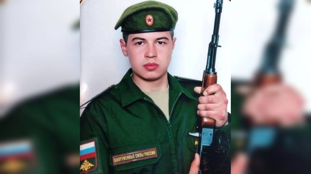 В Клинцах простятся с погибшим в ходе СВО 26-летним Евгением Петровым