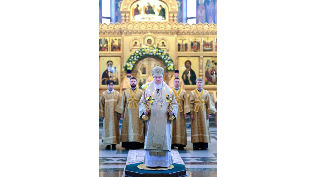 Митрополит Александр совершил Божественную литургию в Брянском кафедральном соборе