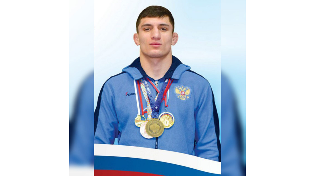 Магомед Магомаев из Брянска стал серебряным призером чемпионата мира по вольной борьбе