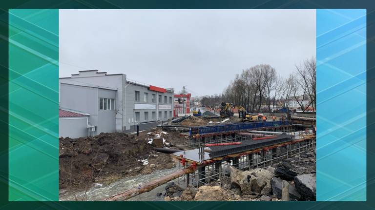 В Клинцах продолжается капитальный ремонт моста через реку Московка 