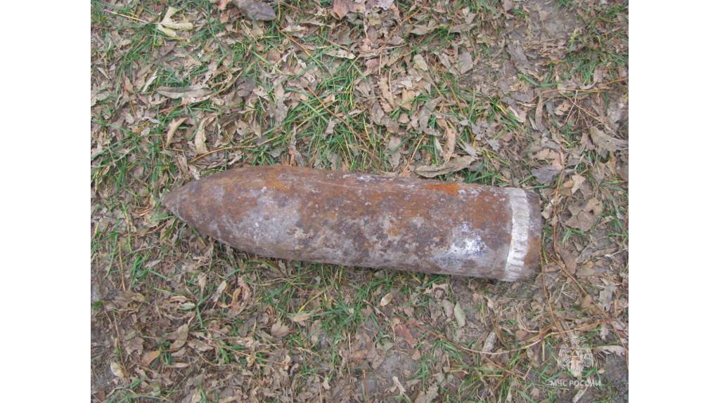 На объездной дороге вблизи Сельцо нашли артиллерийский снаряд