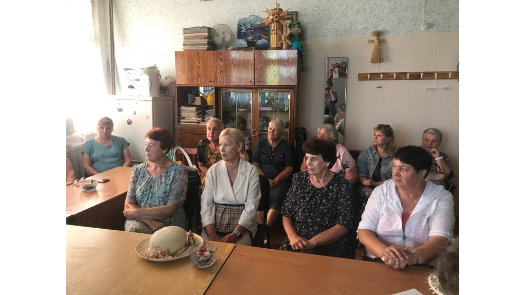Стародубские прокуроры встретились с активистами «Союза женщин»