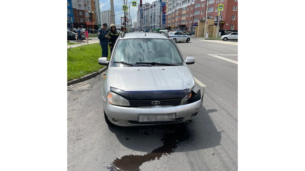 В Брянске на старом аэропорту столкнулись две легковушки