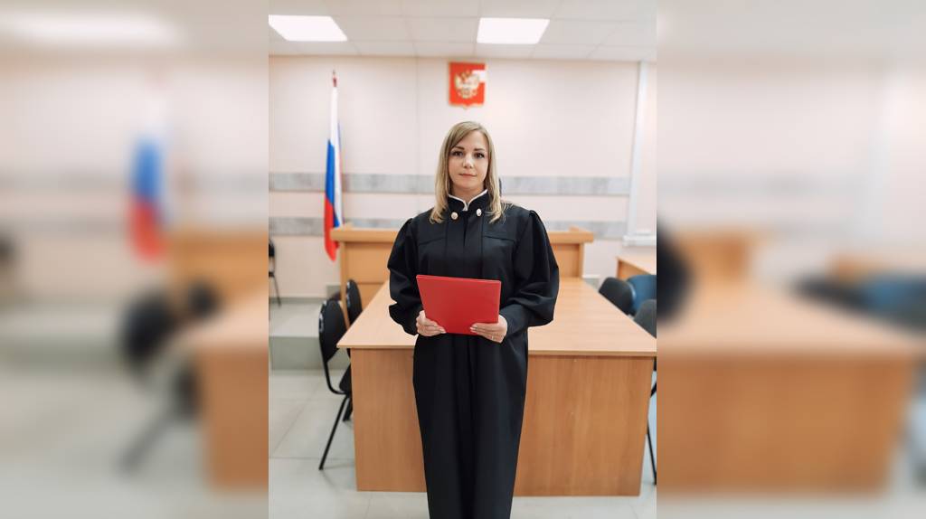 В Брянске принесла присягу мировой судья Наталья Митина