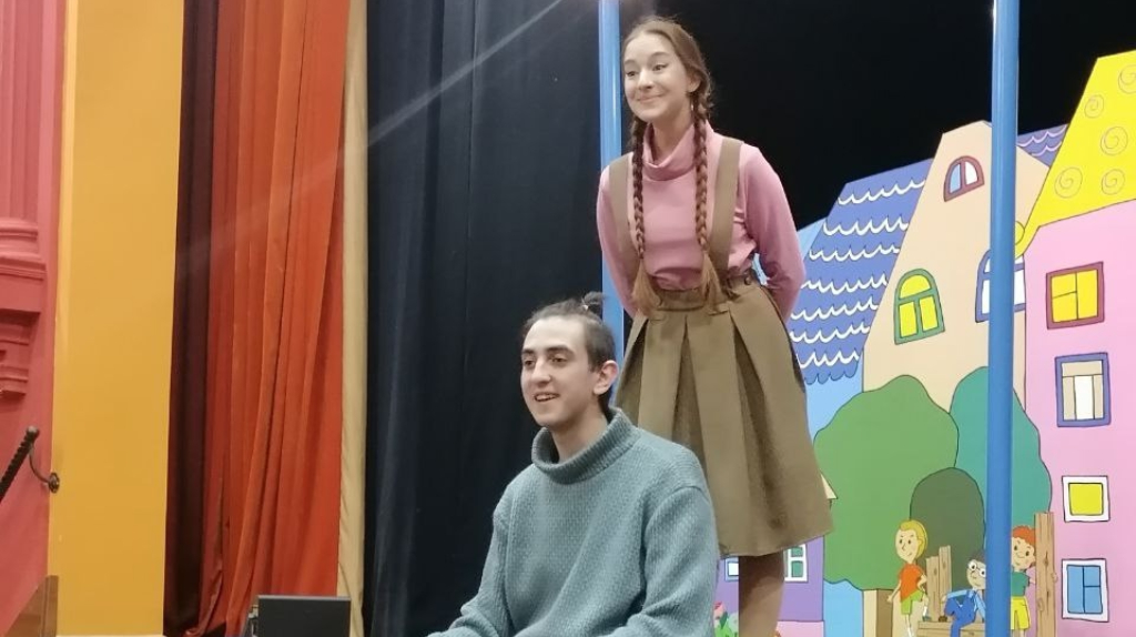 Брянский ТЮЗ откроет новый сезон премьерой «Любовь и голуби»
