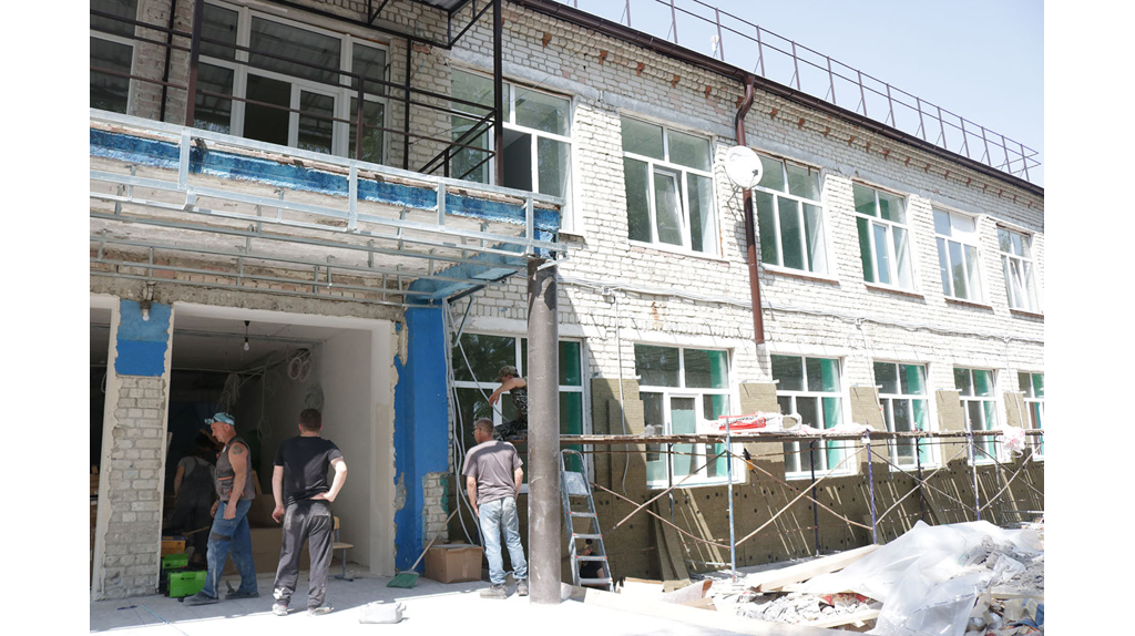 В селе Пролысово Навлинского района продолжается капитальный ремонт школы