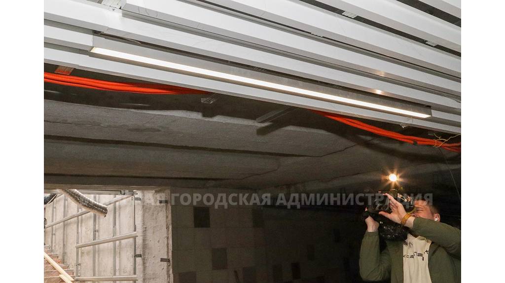 В Брянске вице-мэр Антошин потребовал добавить рабочих на капремонте подземного перехода