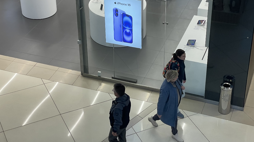 Брянцам начали предлагать в крупных магазинах «бракованные» iPhone