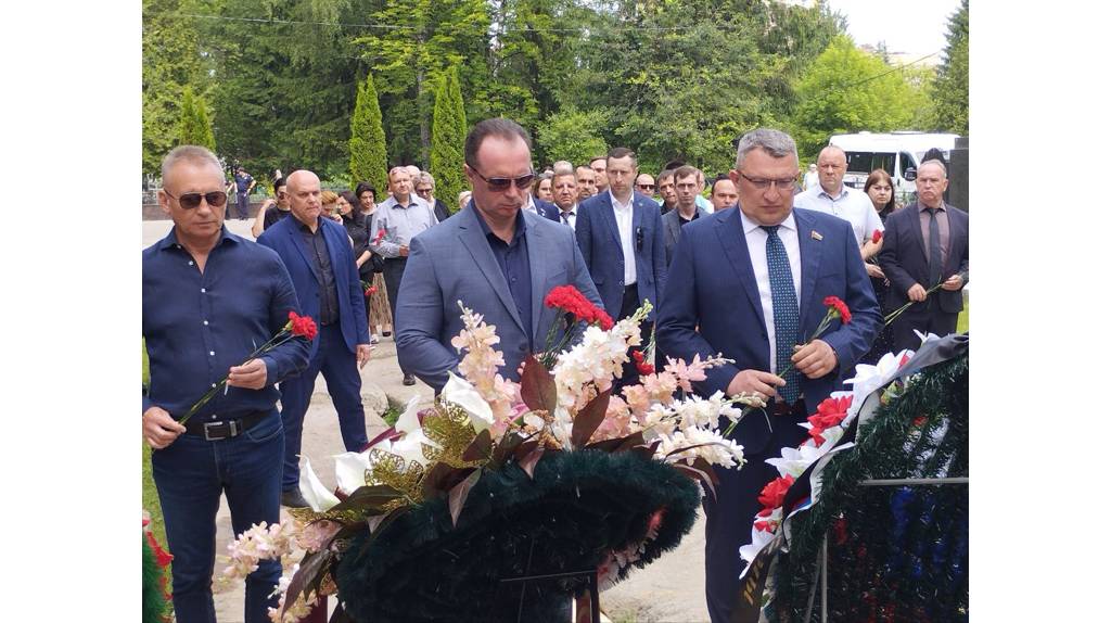 В Брянске с почестями перезахоронили останки революционера Игната Фокина