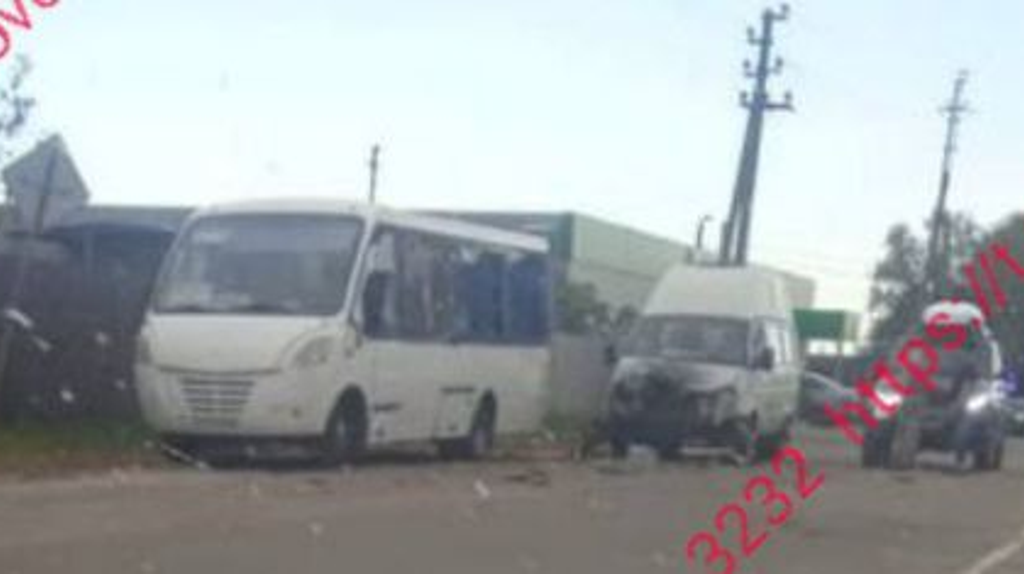 Беспилотник ВСУ атаковал маршрутку у автовокзала в Погаре